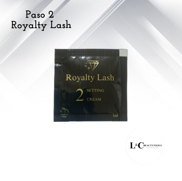 Paso 2 de Lifting ROYALTY LASH